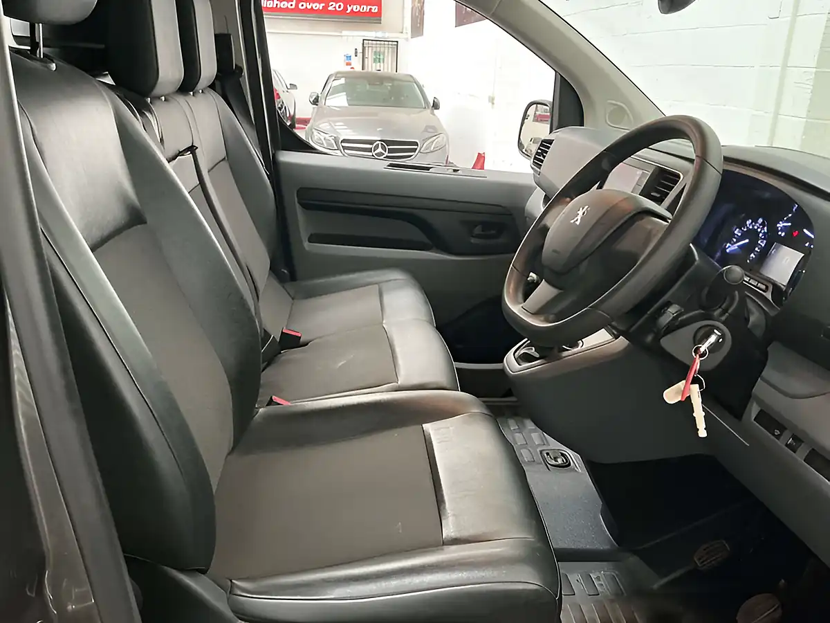 Used 2022 Peugeot Expert Professional Premium L2 Grey - Interior and Exterior details 6