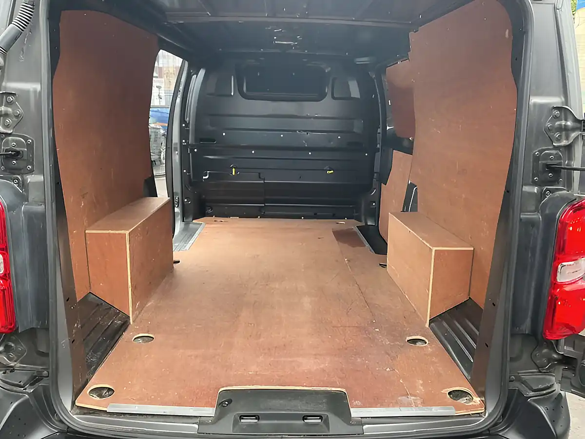Used 2022 Peugeot Expert Professional Premium L2 Grey - Interior and Exterior details 7