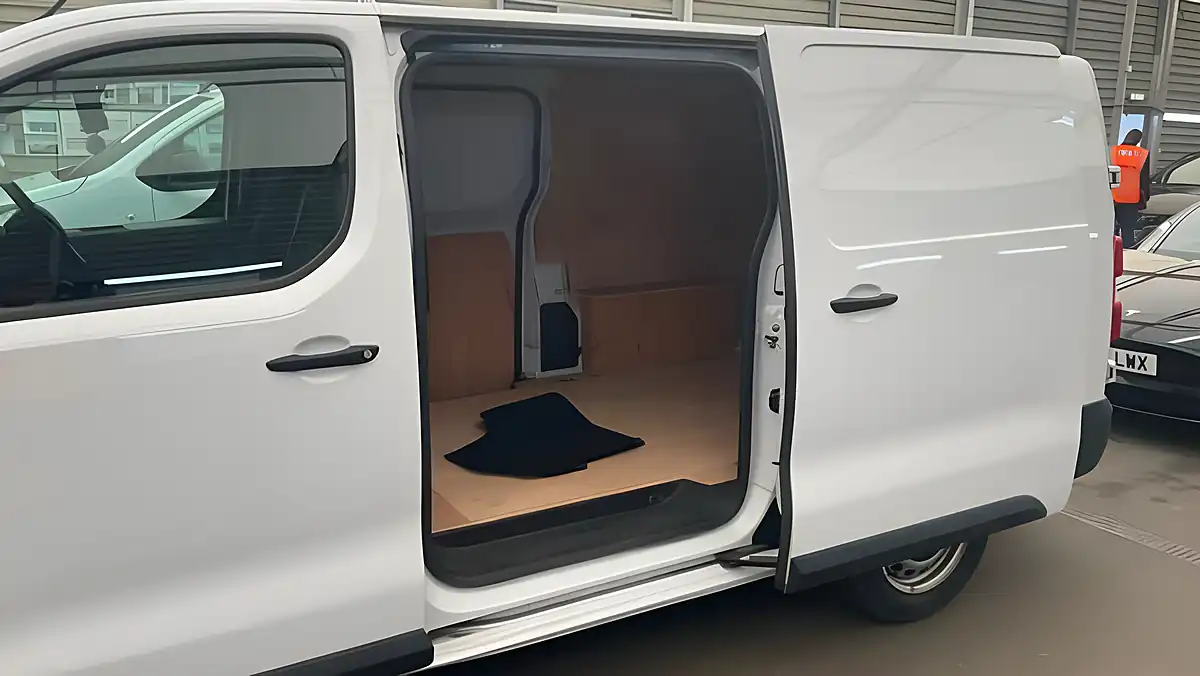 Used 2022 Peugeot Expert Professional Premium Long Panel Van Lwb White - Interior and Exterior details 9