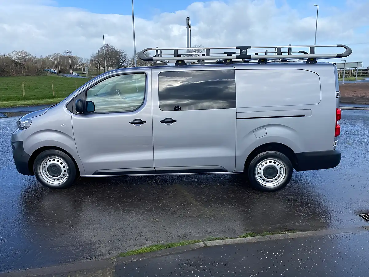 Used 2022 Peugeot Expert Professional Premium Lwb Grey - Interior and Exterior details 16