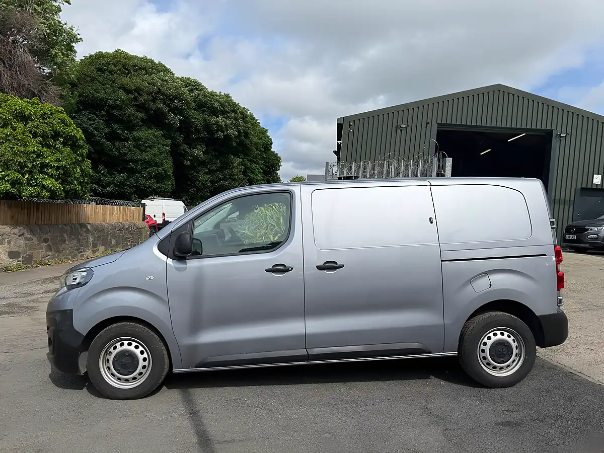 Used 2022 Peugeot Expert Professional Premium Standard Cumulus Grey Met - Interior and Exterior details 12