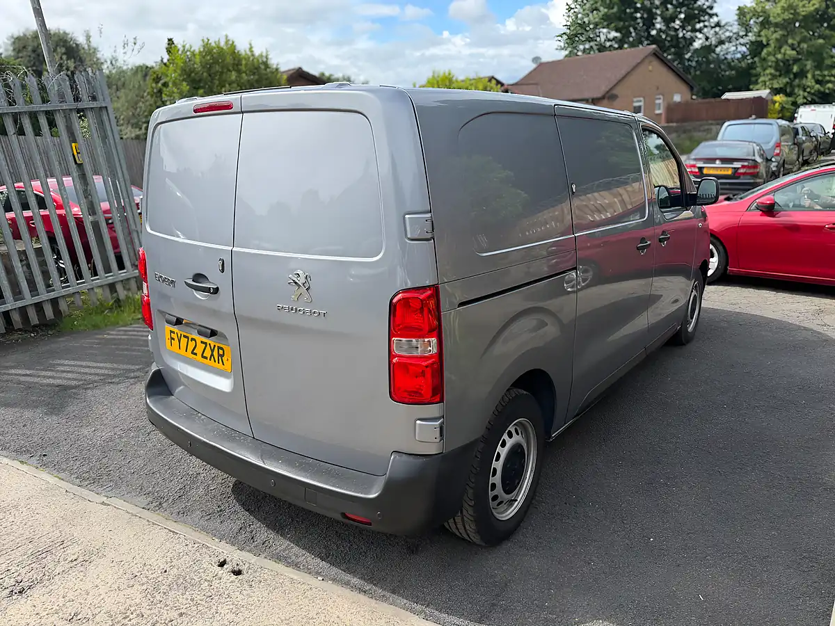 Used 2022 Peugeot Expert Professional Premium Standard Cumulus Grey Met - Interior and Exterior details 15