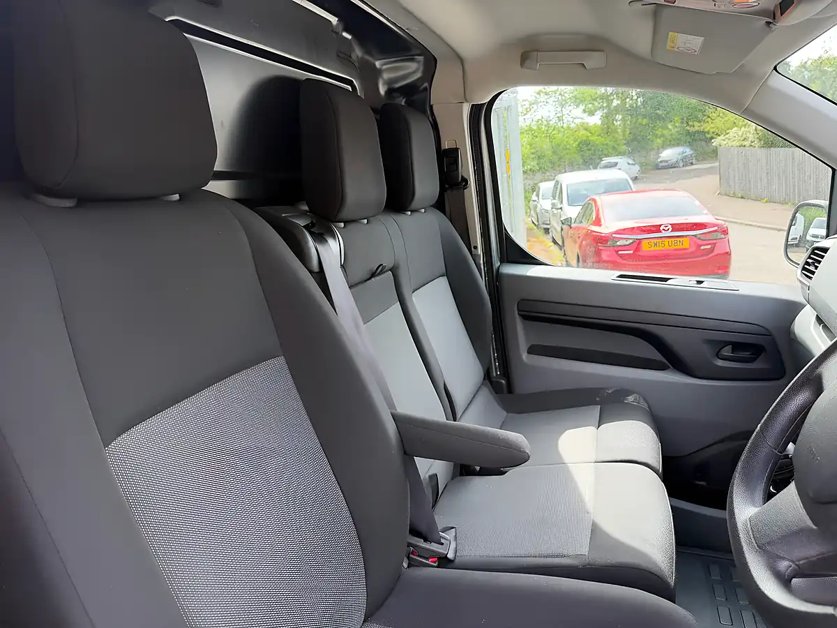 Used 2022 Peugeot Expert Professional Premium Standard Cumulus Grey Met - Interior and Exterior details 17