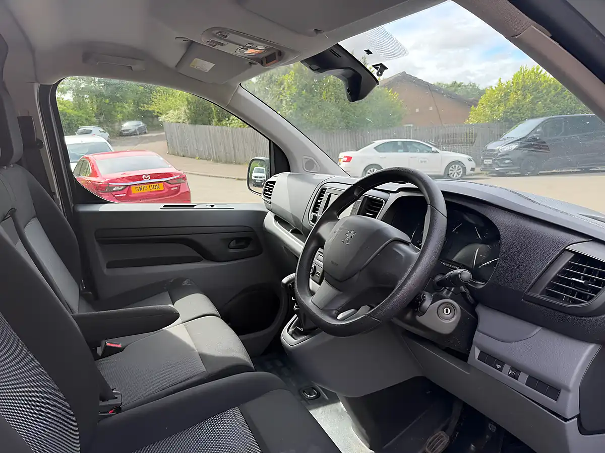 Used 2022 Peugeot Expert Professional Premium Standard Cumulus Grey Met - Interior and Exterior details 18