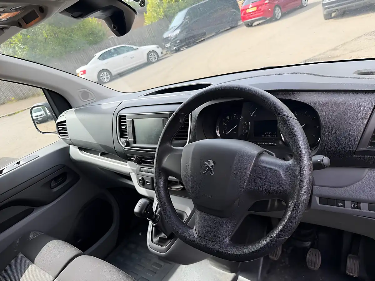 Used 2022 Peugeot Expert Professional Premium Standard Cumulus Grey Met - Interior and Exterior details 19