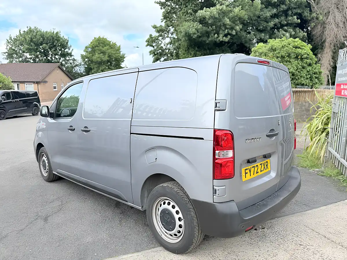 Used 2022 Peugeot Expert Professional Premium Standard Cumulus Grey Met - Interior and Exterior details 3