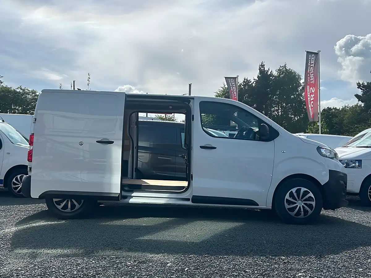 Used 2022 Peugeot Expert Professional Premium Standard White - Interior and Exterior details 13