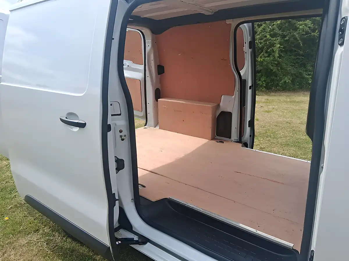 Used 2022 Peugeot Expert Professional Premium White - Interior and Exterior details 10