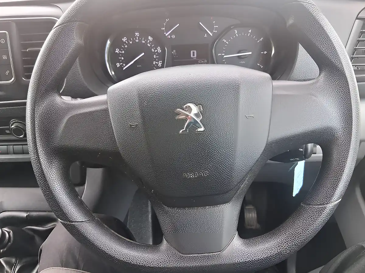 Used 2022 Peugeot Expert Professional Premium White - Interior and Exterior details 15