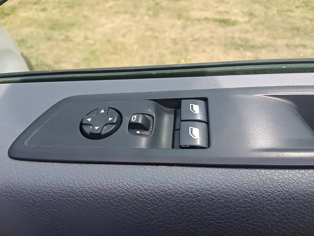 Used 2022 Peugeot Expert Professional Premium White - Interior and Exterior details 19