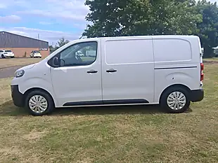 Used 2022 Peugeot Expert Professional Premium White - Interior and Exterior details 2