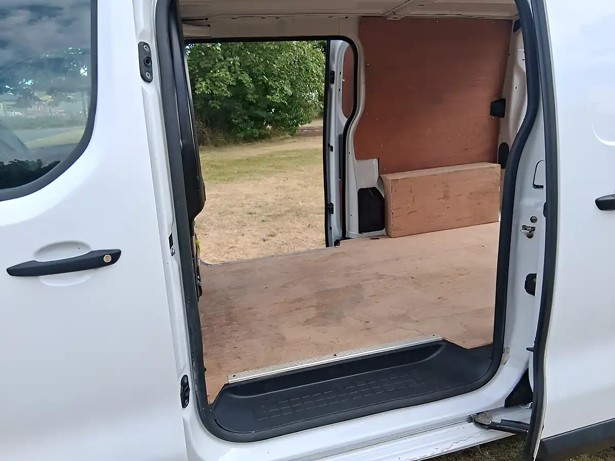 Used 2022 Peugeot Expert Professional Premium White - Interior and Exterior details 10