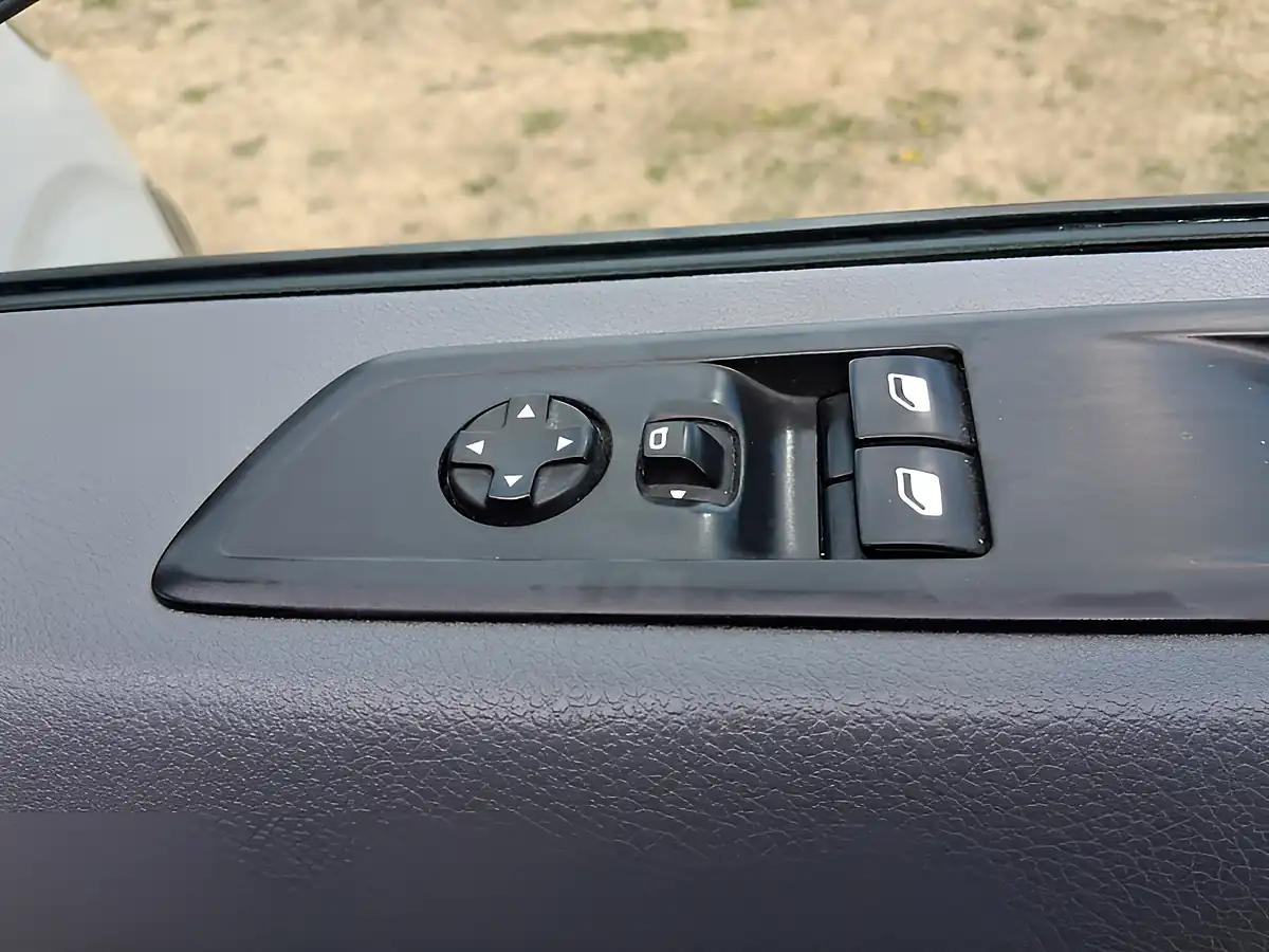 Used 2022 Peugeot Expert Professional Premium White - Interior and Exterior details 17