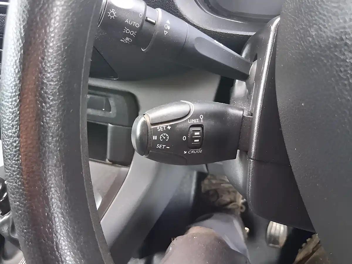 Used 2022 Peugeot Expert Professional Premium White - Interior and Exterior details 18