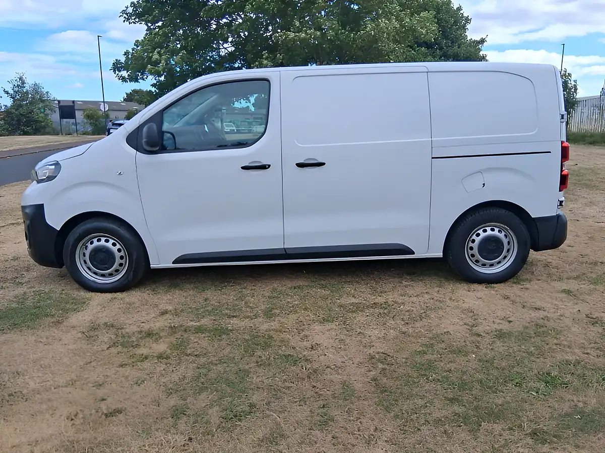 Used 2022 Peugeot Expert Professional Premium White - Interior and Exterior details 2