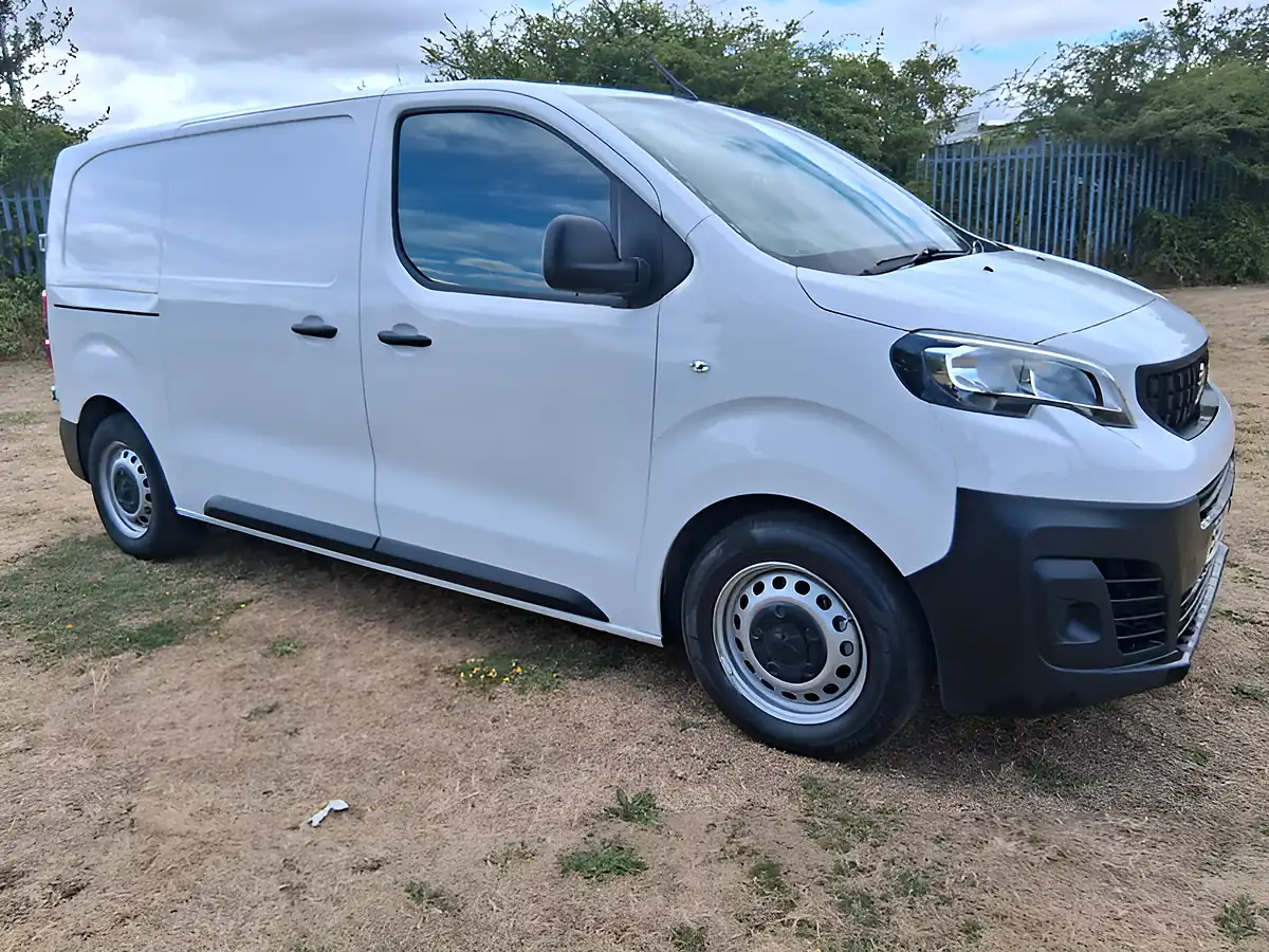 Used 2022 Peugeot Expert Professional Premium White - Interior and Exterior details 7