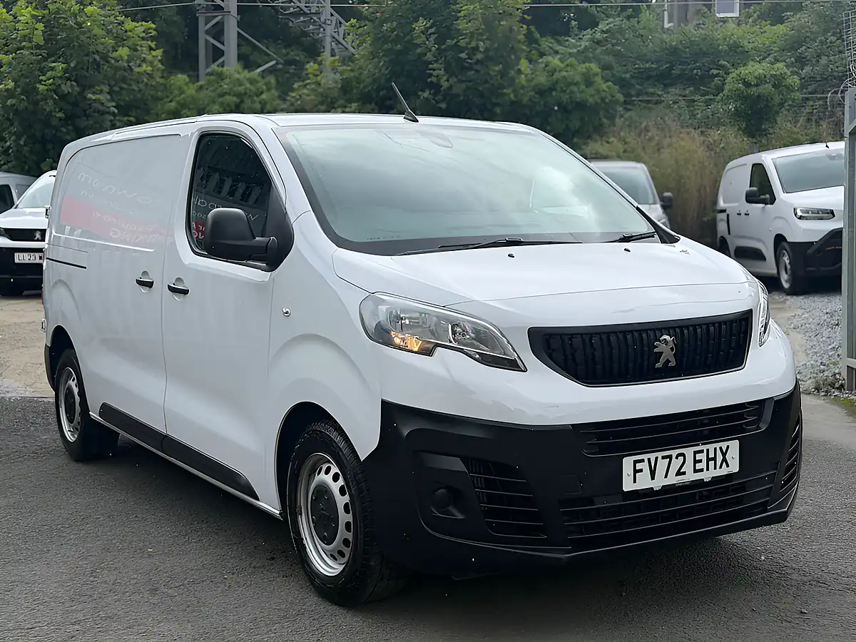 Used 2022 Peugeot Expert Professional Premium White - Front View