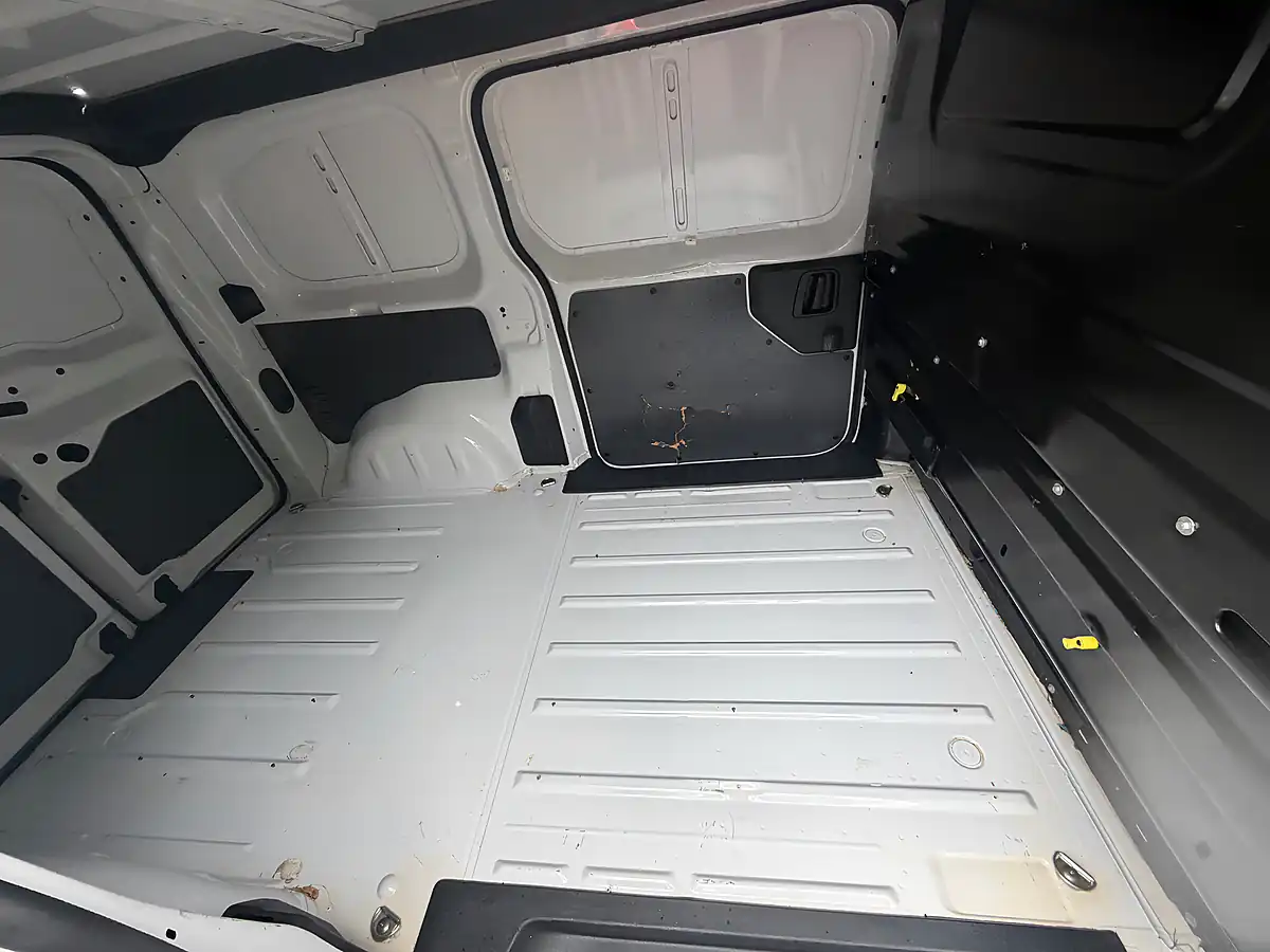 Used 2022 Peugeot Expert Professional Premium White - Interior and Exterior details 14