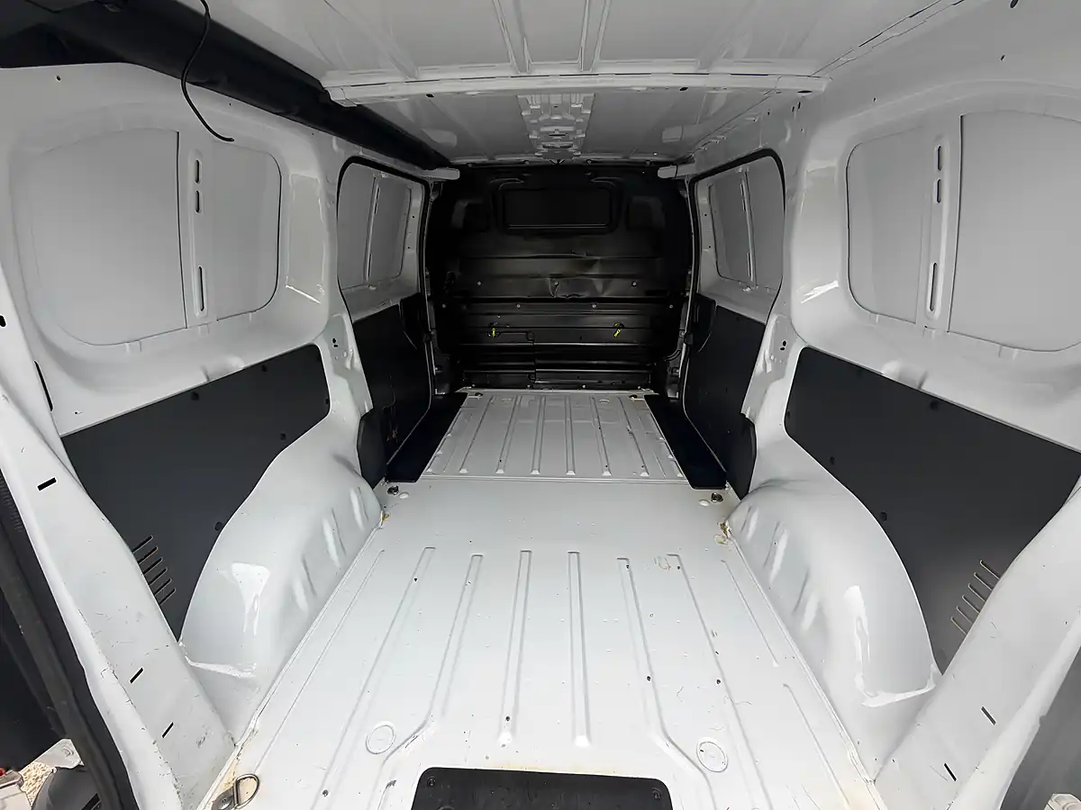 Used 2022 Peugeot Expert Professional Premium White - Interior and Exterior details 16