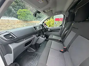 Used 2022 Peugeot Expert Professional Premium White - Interior and Exterior details 18
