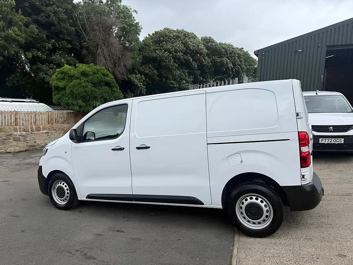 Used 2022 Peugeot Expert Professional Premium White - Interior and Exterior details 6
