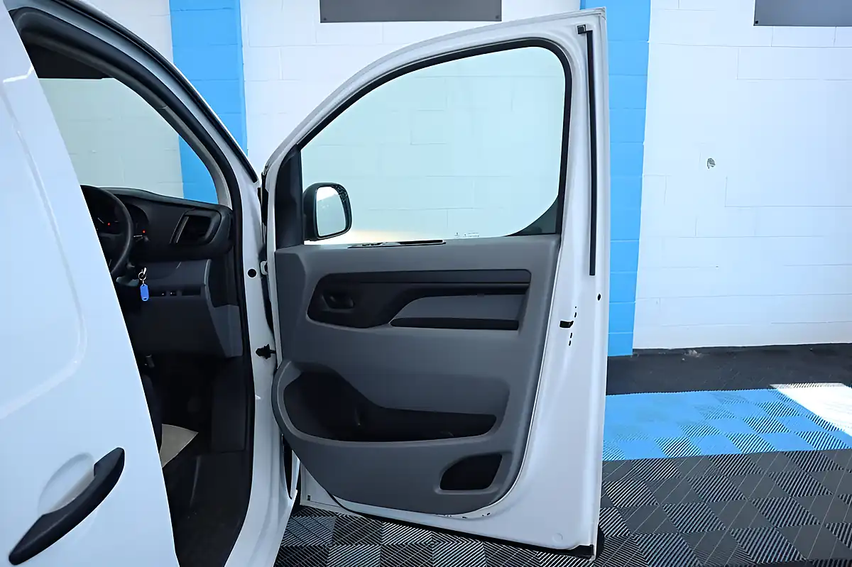 Used 2022 Peugeot Expert Professional Premium White - Interior and Exterior details 16