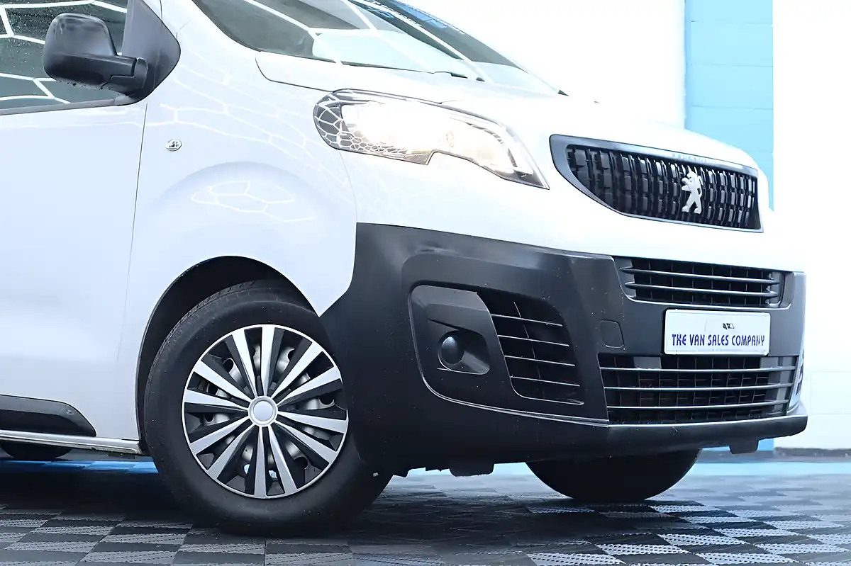 Used 2022 Peugeot Expert Professional Premium White - Interior and Exterior details 3