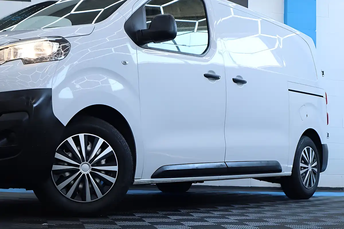 Used 2022 Peugeot Expert Professional Premium White - Interior and Exterior details 7