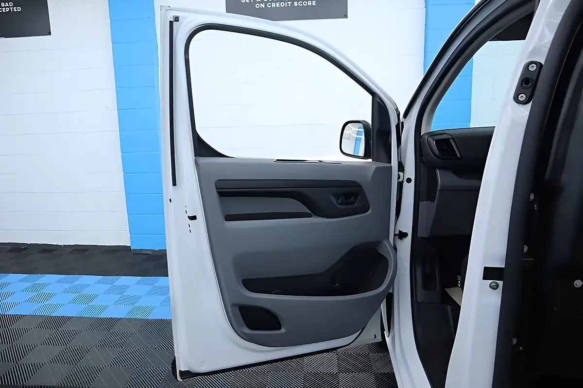Used 2022 Peugeot Expert Professional Premium White - Interior and Exterior details 14
