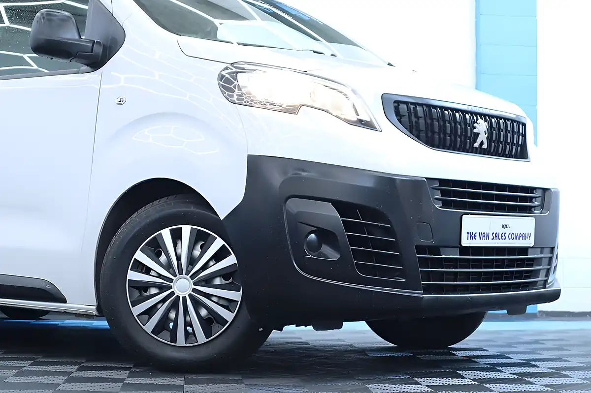 Used 2022 Peugeot Expert Professional Premium White - Interior and Exterior details 2