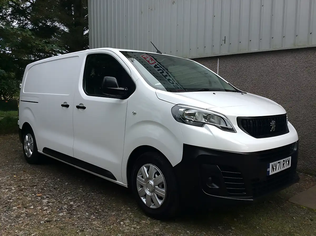 Used 2022 Peugeot Expert Professional Premium White - Interior and Exterior details 2