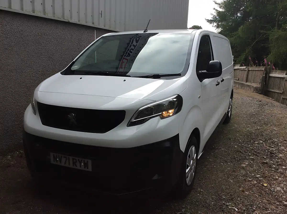 Used 2022 Peugeot Expert Professional Premium White - Interior and Exterior details 5