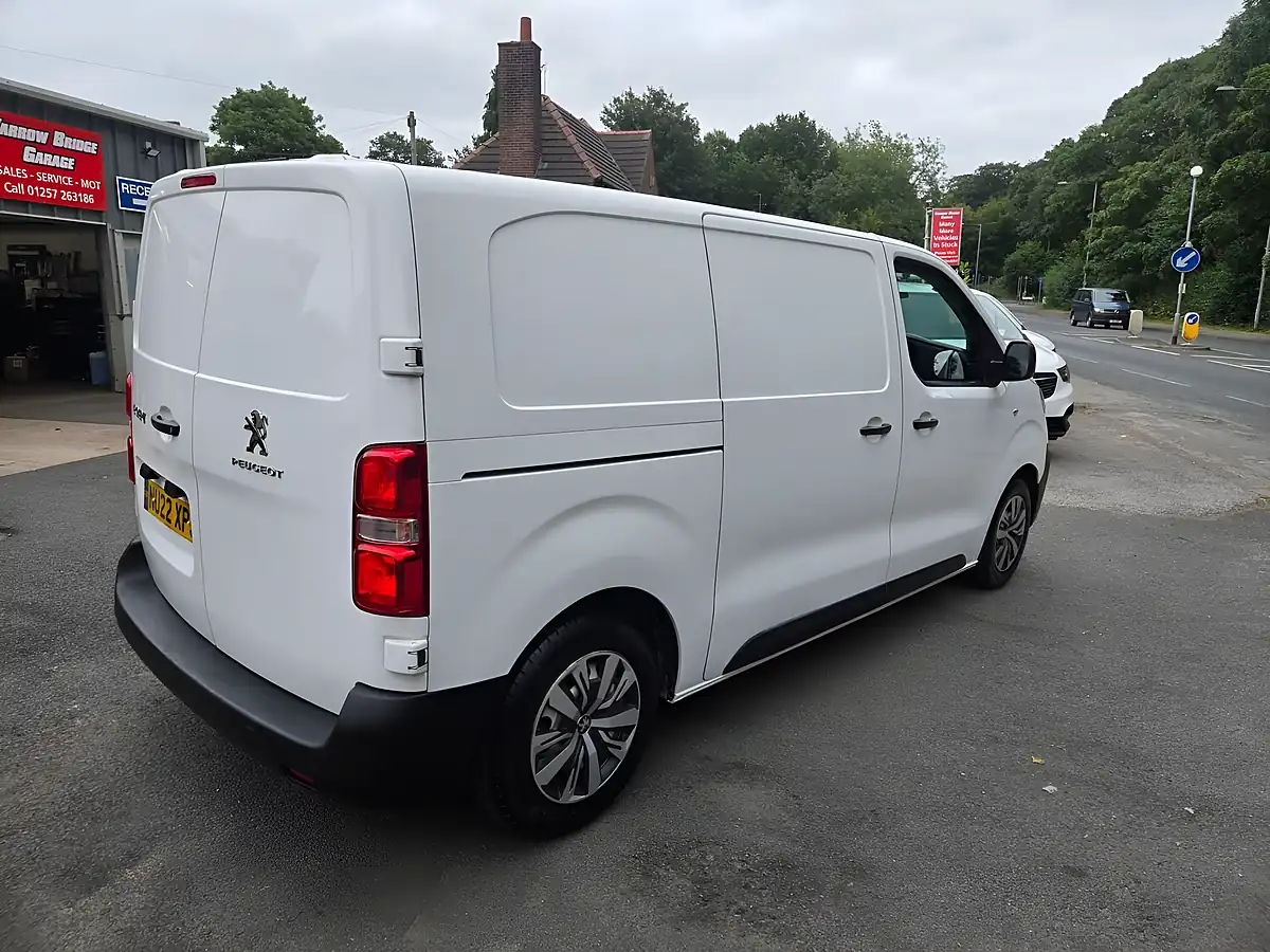 Used 2022 Peugeot Expert Professional Premium White - Interior and Exterior details 12
