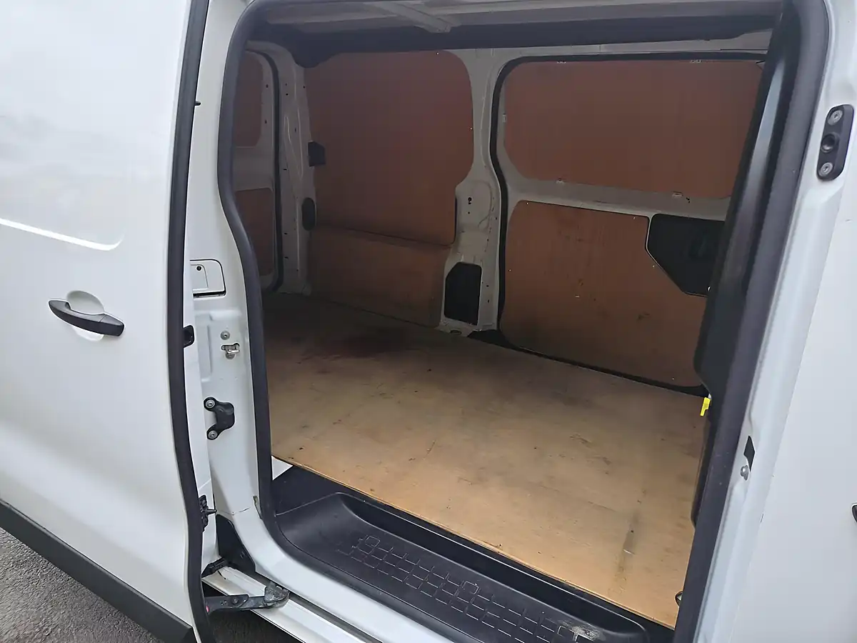 Used 2022 Peugeot Expert Professional Premium White - Interior and Exterior details 14