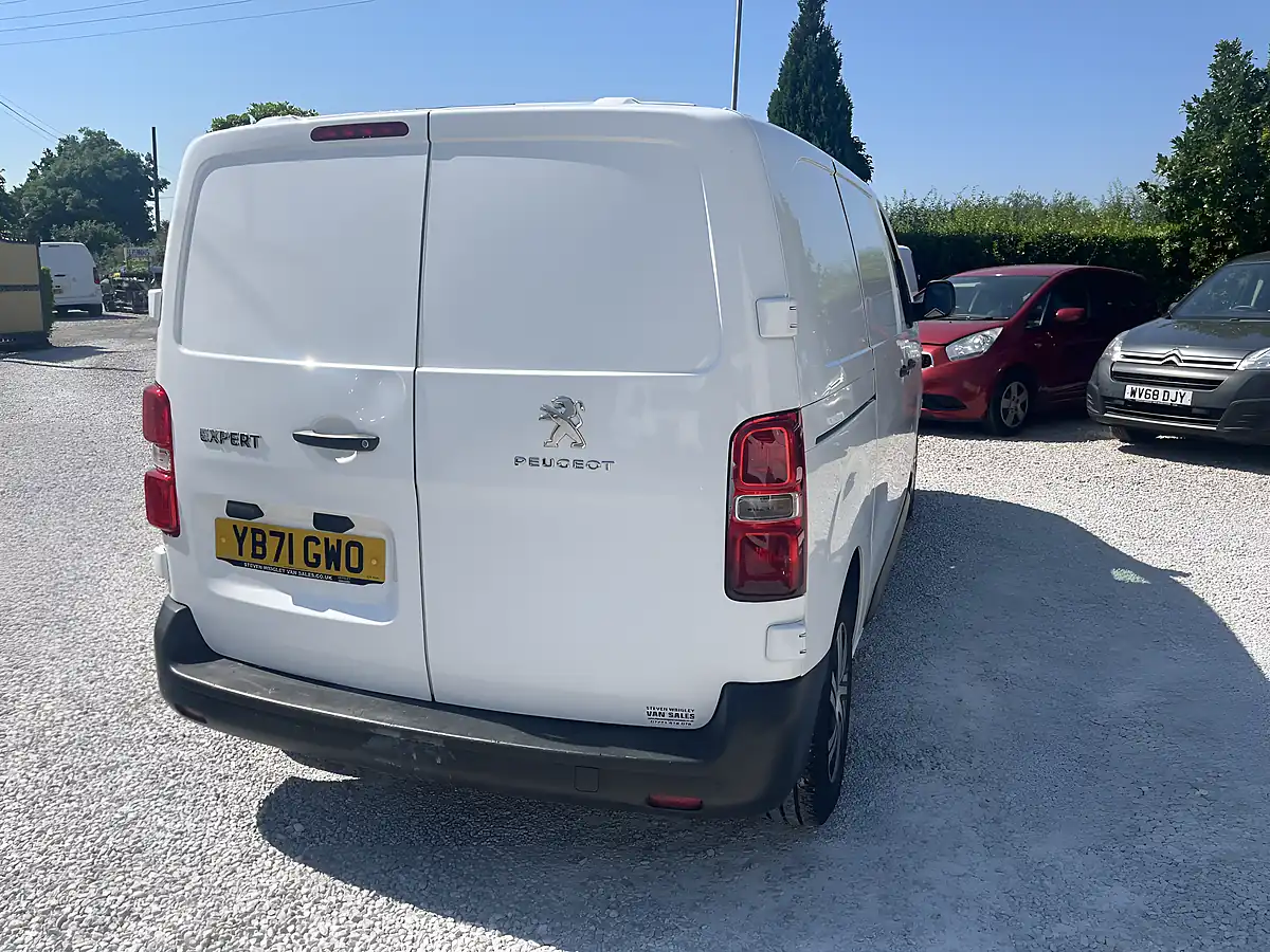 Used 2022 Peugeot Expert Professional Premium White - Interior and Exterior details 10