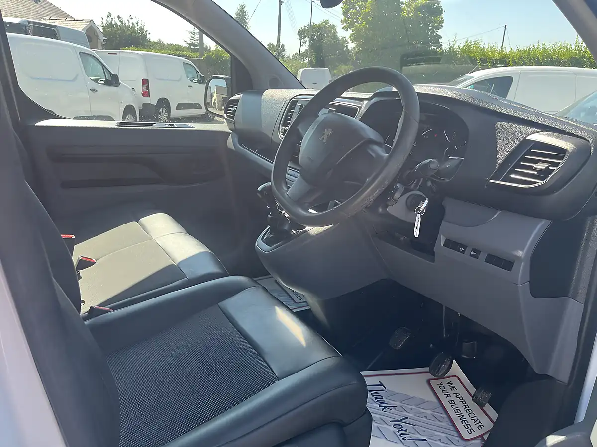 Used 2022 Peugeot Expert Professional Premium White - Interior and Exterior details 3