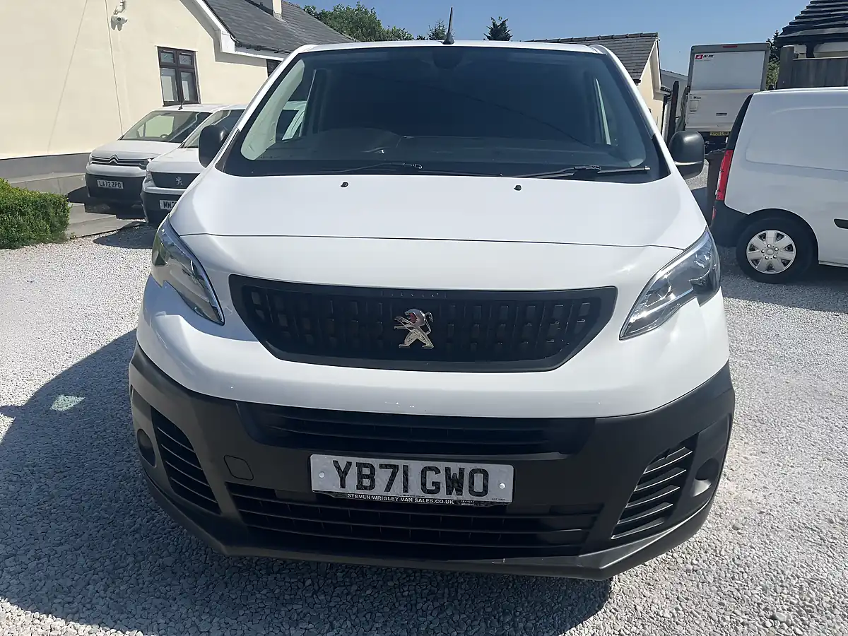 Used 2022 Peugeot Expert Professional Premium White - Interior and Exterior details 4