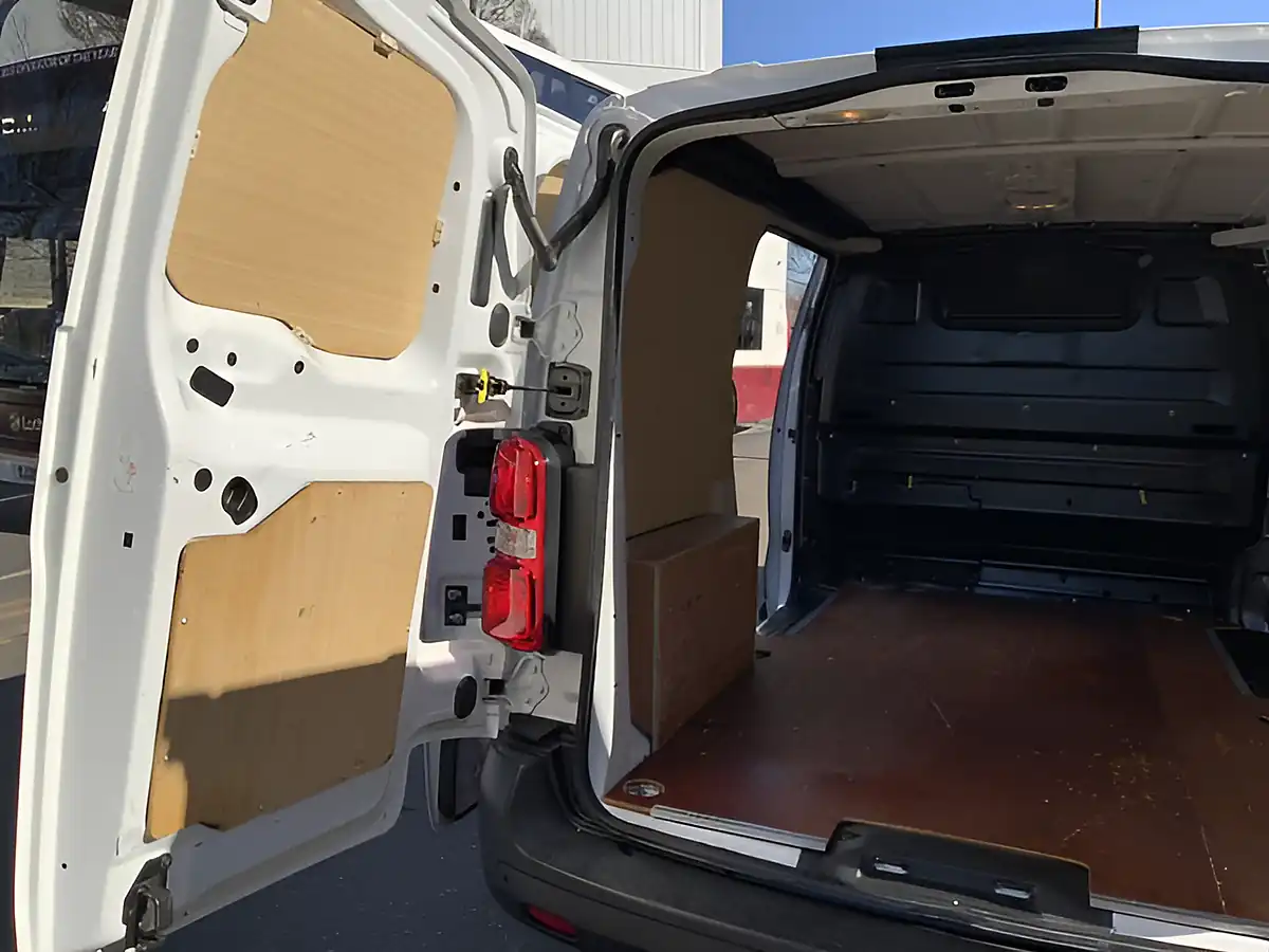 Used 2022 Peugeot Expert Professional Premium White - Interior and Exterior details 12