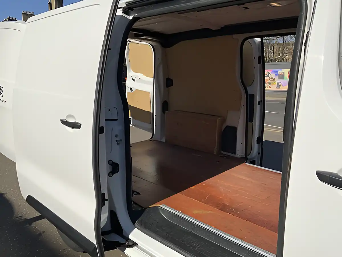 Used 2022 Peugeot Expert Professional Premium White - Interior and Exterior details 14