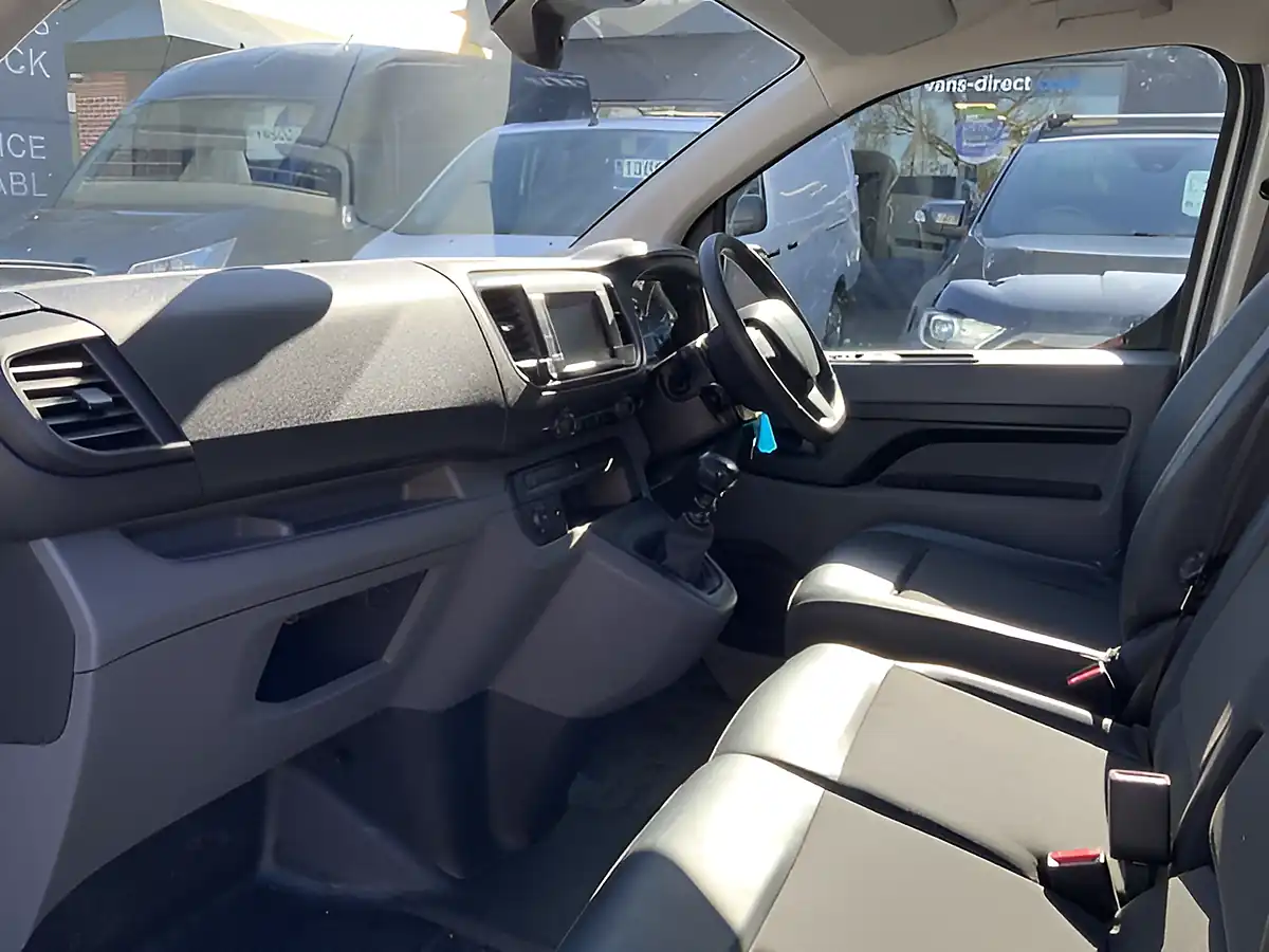 Used 2022 Peugeot Expert Professional Premium White - Interior and Exterior details 16