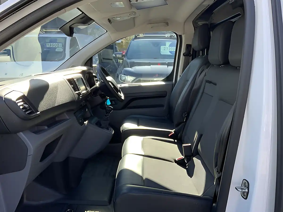 Used 2022 Peugeot Expert Professional Premium White - Interior and Exterior details 17