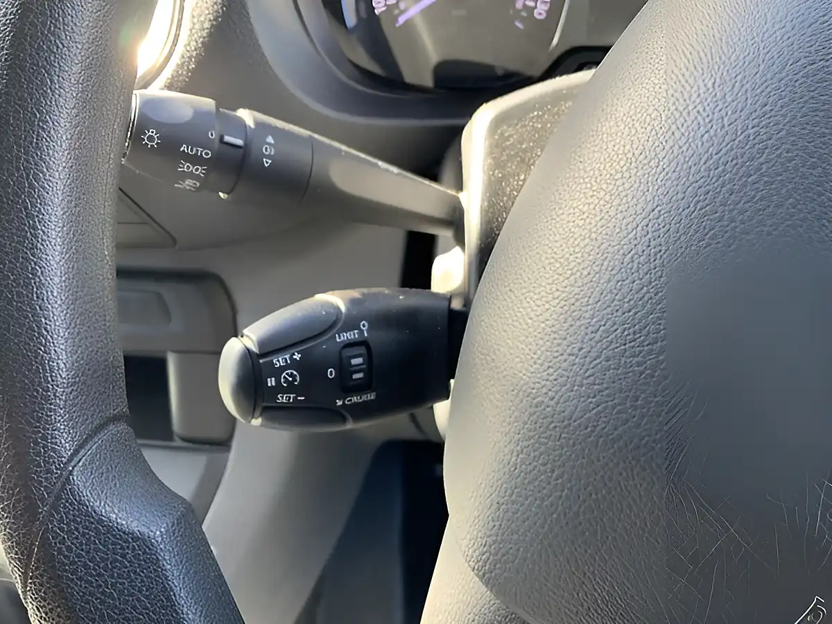 Used 2022 Peugeot Expert Professional Premium White - Interior and Exterior details 18