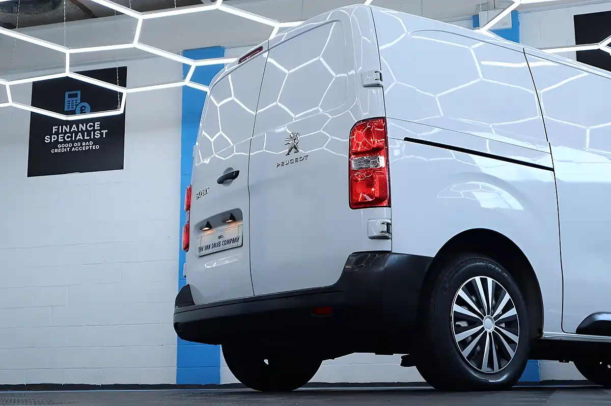 Used 2022 Peugeot Expert Professional Premium White - Interior and Exterior details 9