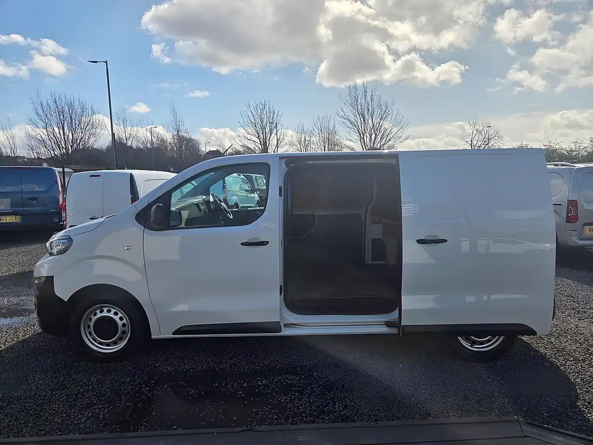 Used 2022 Peugeot Expert S Premium Standard White - Interior and Exterior details 13