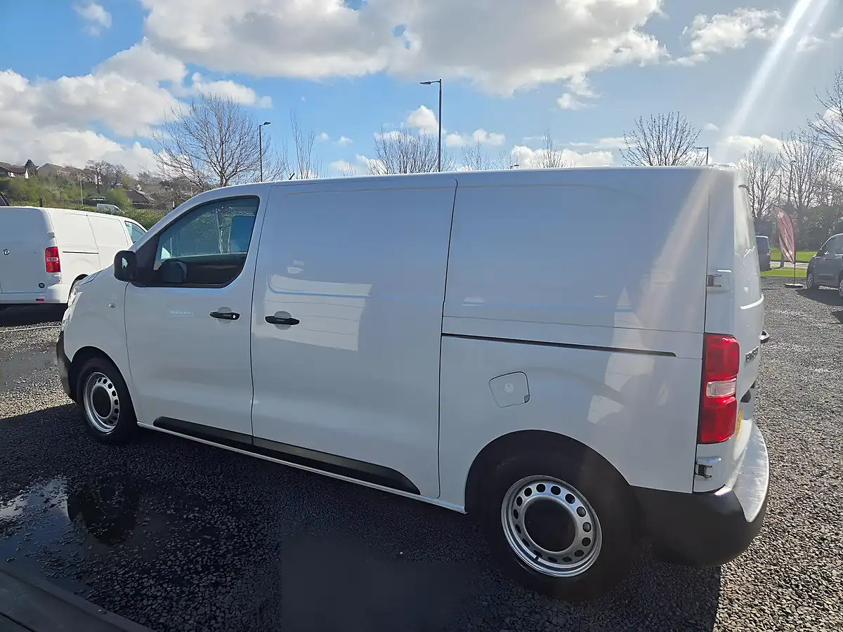 Used 2022 Peugeot Expert S Premium Standard White - Interior and Exterior details 16