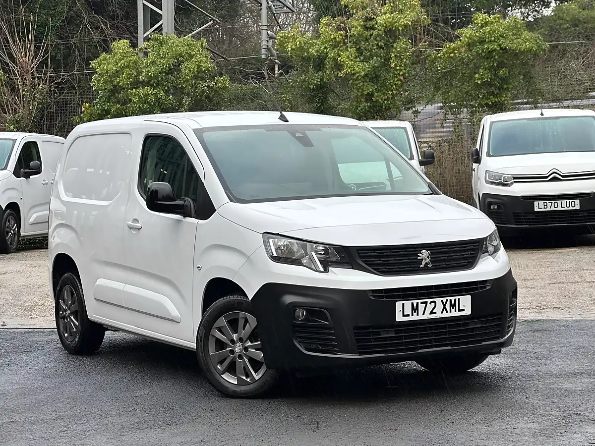 Used 2022 Peugeot Partner Asphalt Premium Standard White - Front View