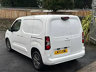 Used 2022 Peugeot Partner Asphalt Premium Standard White - Interior and Exterior details 15