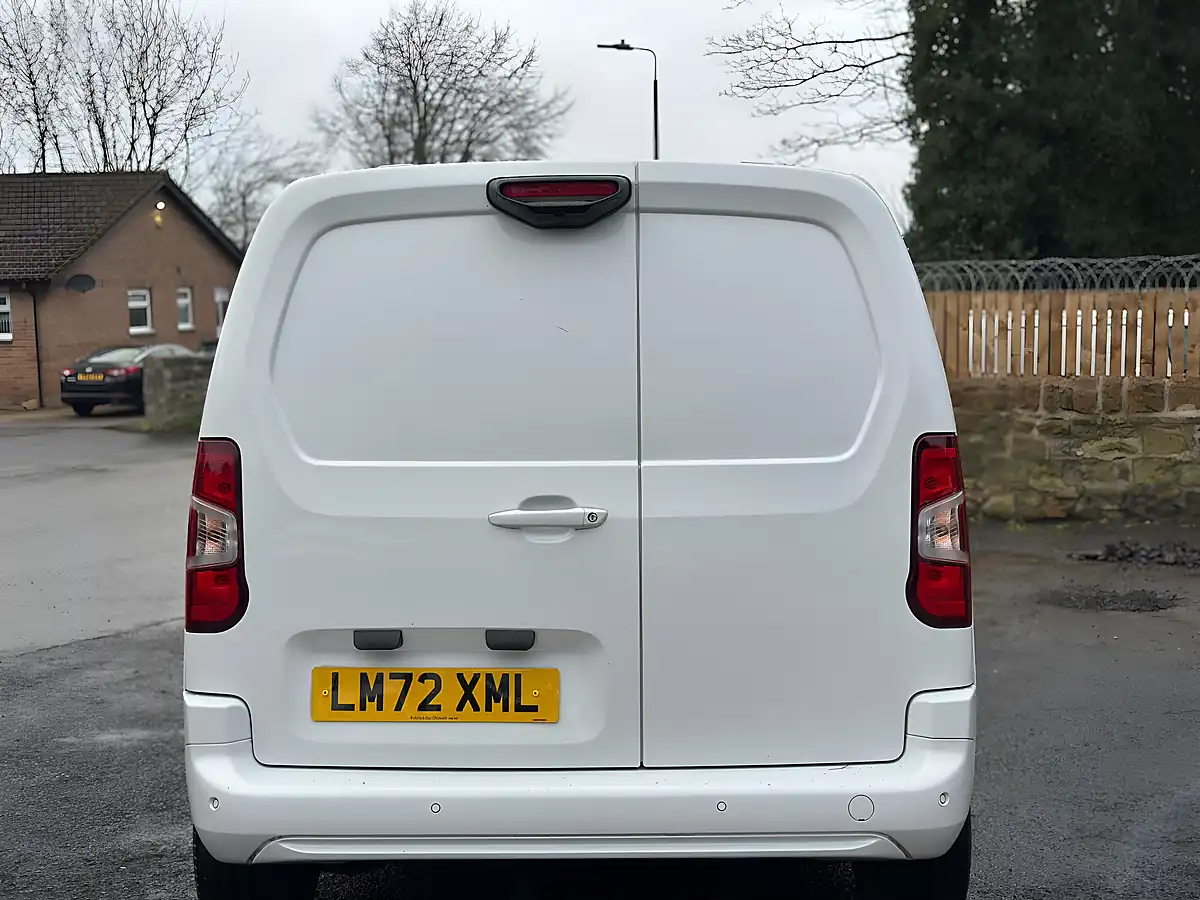 Used 2022 Peugeot Partner Asphalt Premium Standard White - Interior and Exterior details 16