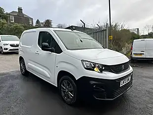 Used 2022 Peugeot Partner Asphalt Premium Standard White - Interior and Exterior details 18