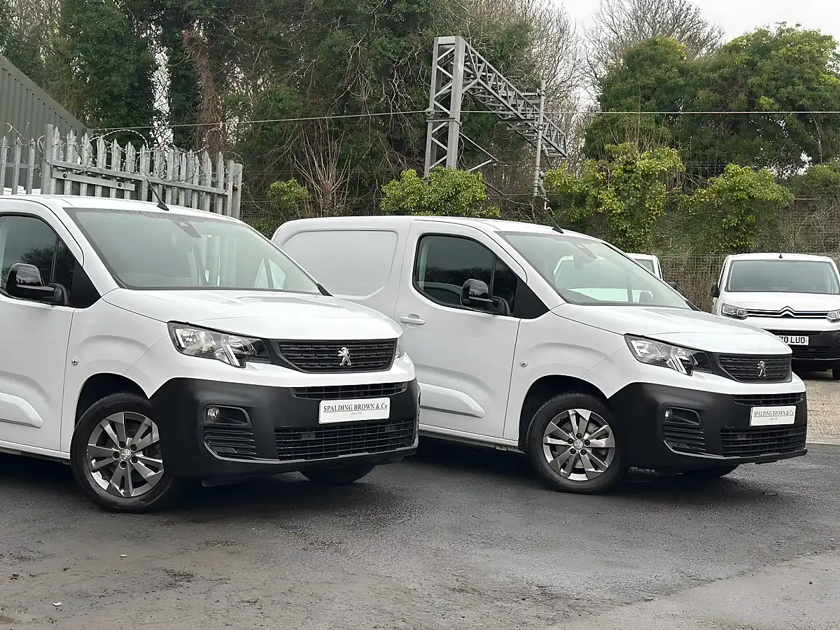 Used 2022 Peugeot Partner Asphalt Premium Standard White - Interior and Exterior details 3